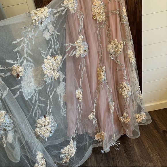 Stunning pink shimmering formal dress - Picture 7 of 12